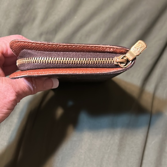 Louis Vuitton Zippy wallet Authentic - Picture 6 of 13